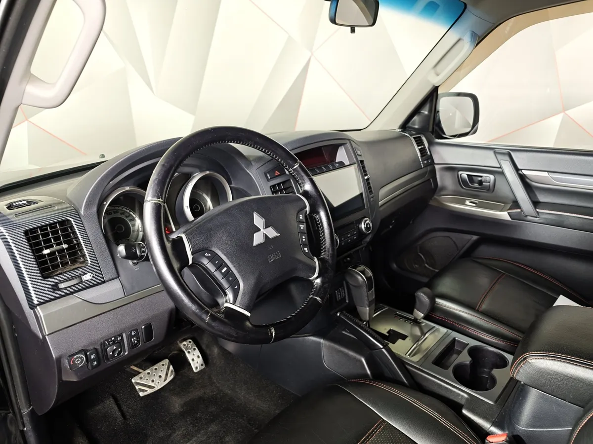 Mitsubishi Pajero 3.0 AT AWD (178 л.с.) Черный в АВИЛОН. Слайд №18