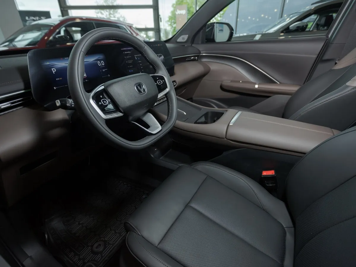 Changan UNI-S 1.5T 7DCT 4WD (181 л.с.) Техно Серый в АВИЛОН. Слайд №8