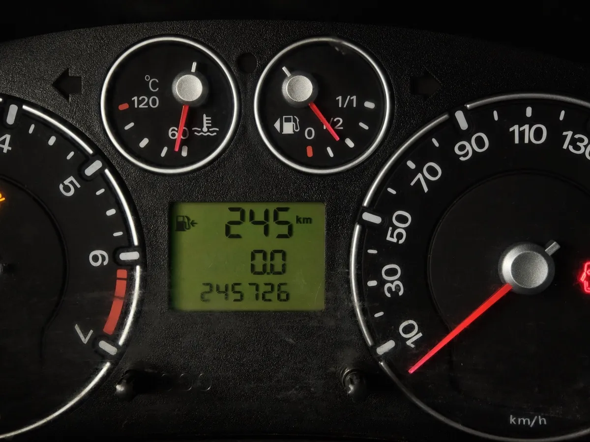 Ford Fusion 1.6 AT (100 л.с.) Elegance Красный в АВИЛОН. Слайд №16