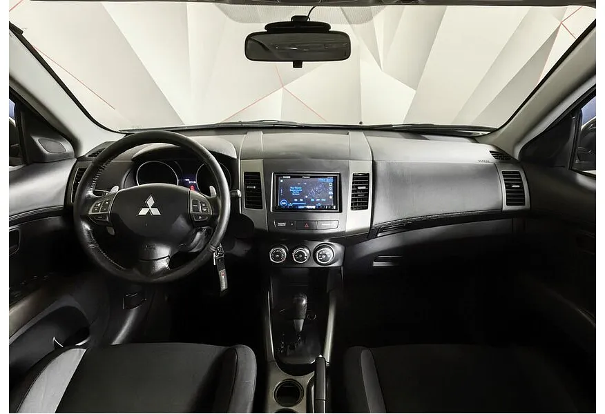 Mitsubishi Outlander 2.0 CVT 2WD (147 л.с.) Черный в АВИЛОН. Слайд №12