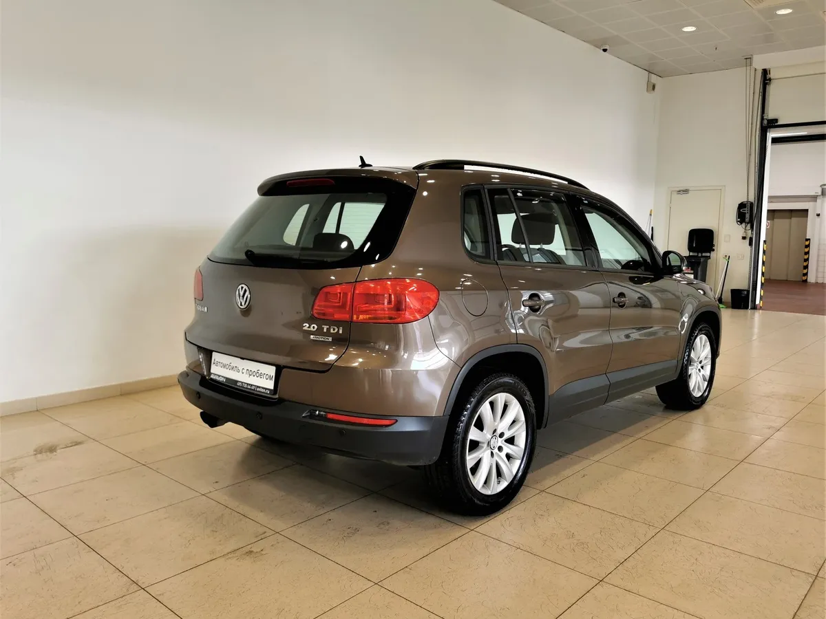 Volkswagen Tiguan 2.0 TDI 4Motion AT (140 л.с.) Track & Field Коричневый в АВИЛОН. Слайд №2