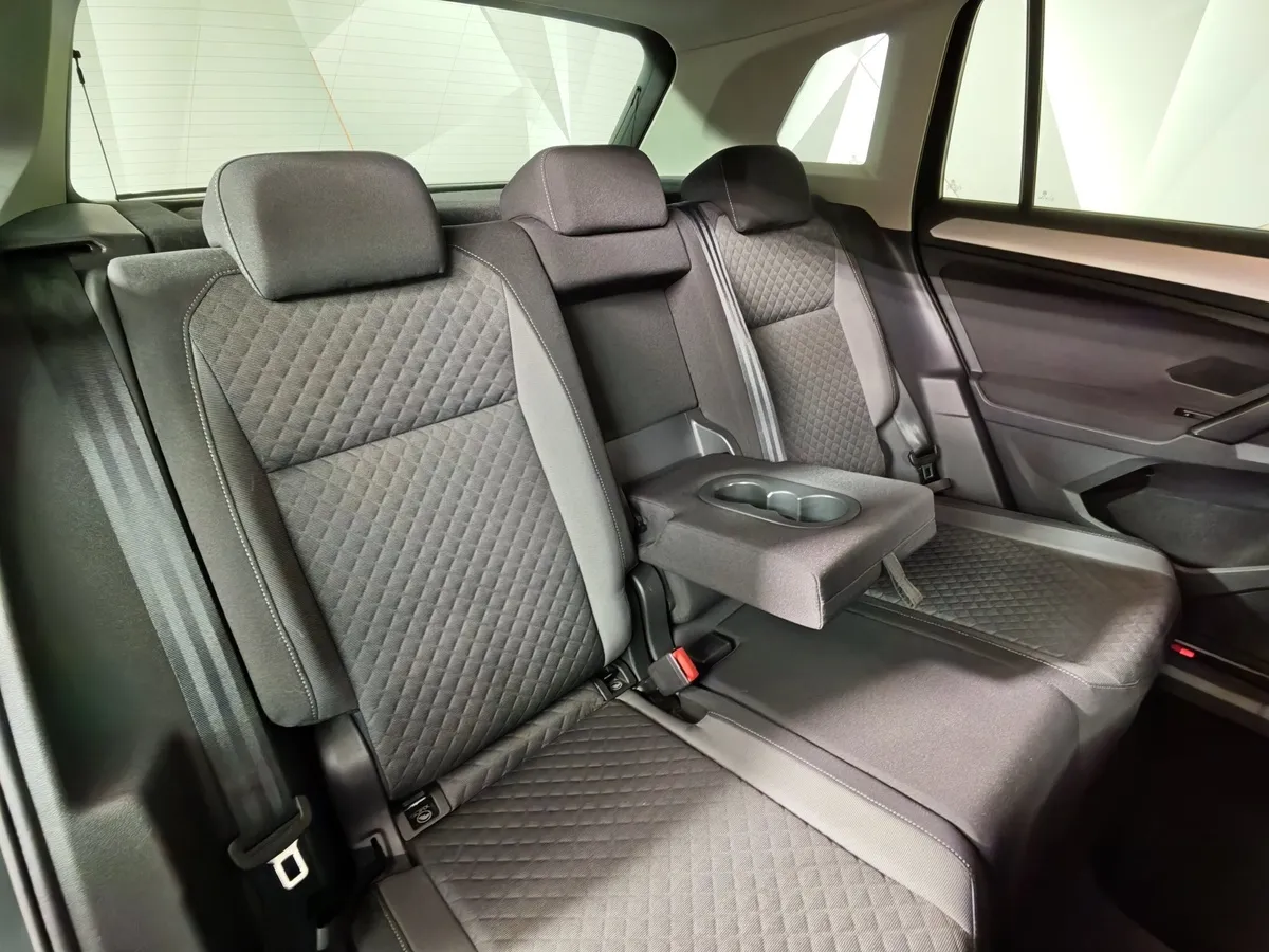 Volkswagen Tiguan 1.4 TSI 4Motion DSG (150 л.с.) Highline Черный в АВИЛОН. Слайд №17
