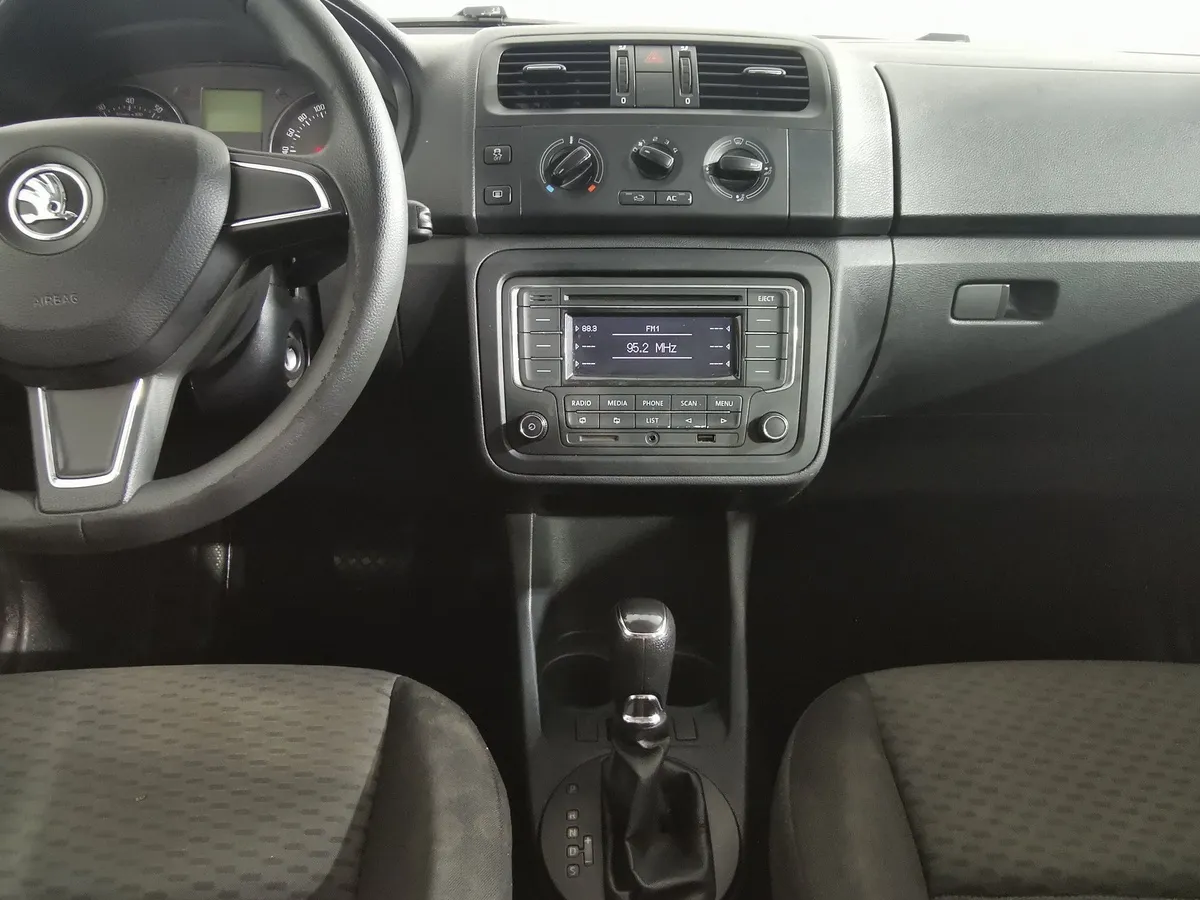 Skoda Fabia 1.6 AT (105 л.с.) Серебристый в АВИЛОН. Слайд №14
