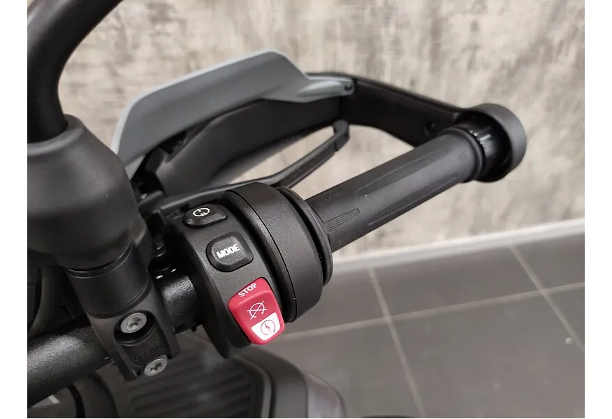 BMW Motorrad R 1300 GS Adventure R 1300 GS Adventure 1300 см³ (145) 1300 Черный в АВИЛОН. Слайд №8