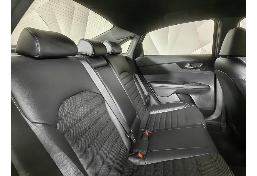 Kia Cerato 2.0 MPI AT (150 л.с.) GT Line Синий в АВИЛОН. Слайд №39