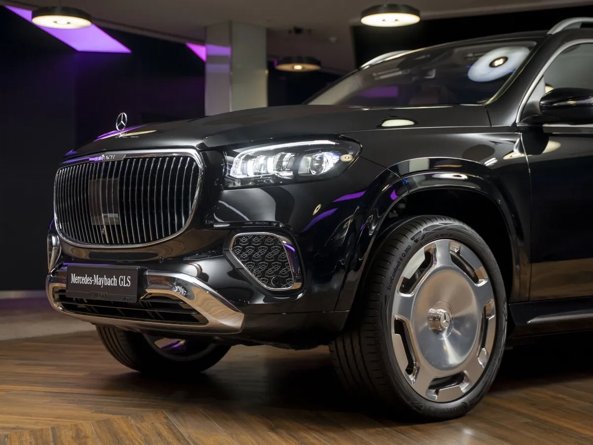 Mercedes-Benz GLS 600 9G-Tronic 4Matic (557 л.с.) Черный в АВИЛОН. Слайд №16