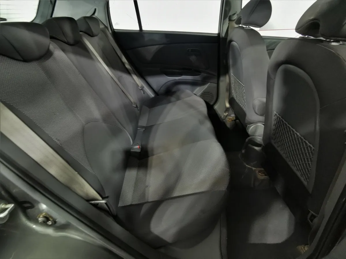 Kia Rio 1.4 AT (97 л.с.) Classic Серебристый в АВИЛОН. Слайд №14