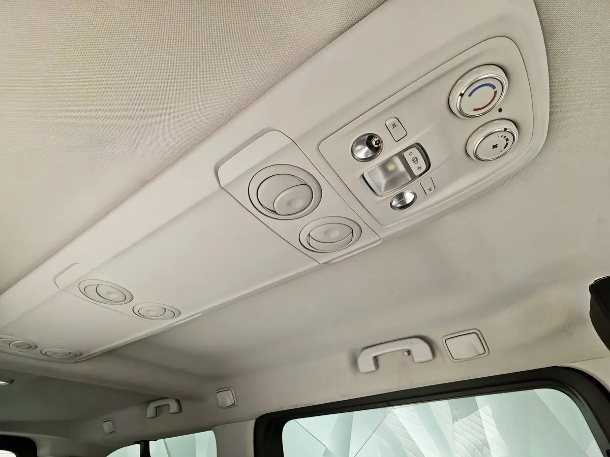 Peugeot Traveller 2.0 HDi AT LWB (8 мест) (150 л.с.) Active Белый в АВИЛОН. Слайд №20