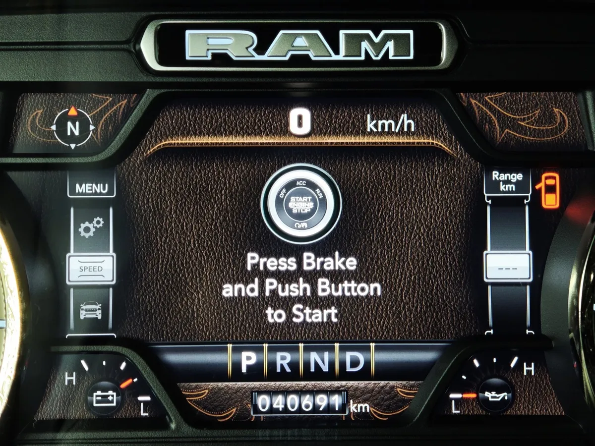 Dodge Ram 5.7 AT 4WD (396 л.с.) Белый в АВИЛОН. Слайд №18