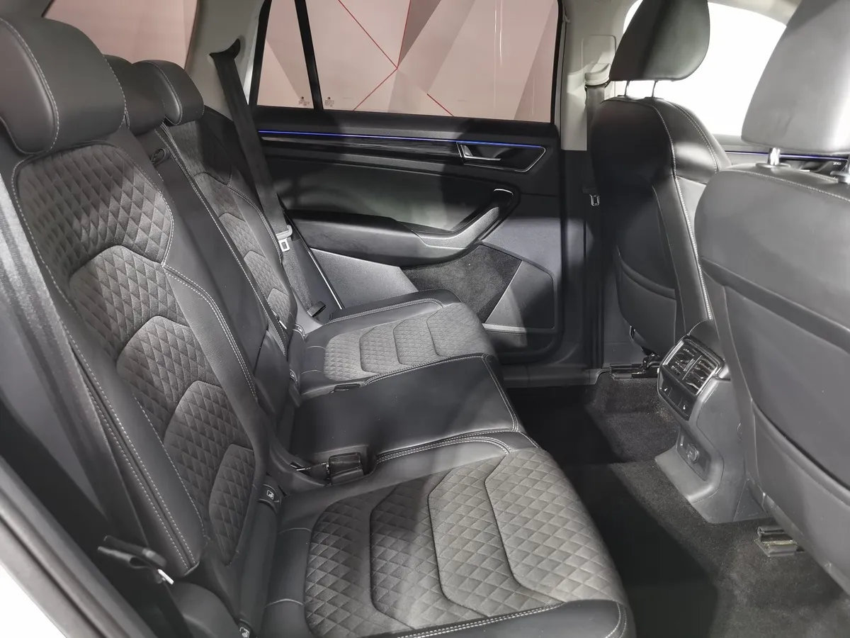 Skoda Kodiaq 2.0 TSI DSG 4X4 (180 л.с.) Белый в АВИЛОН. Слайд №15