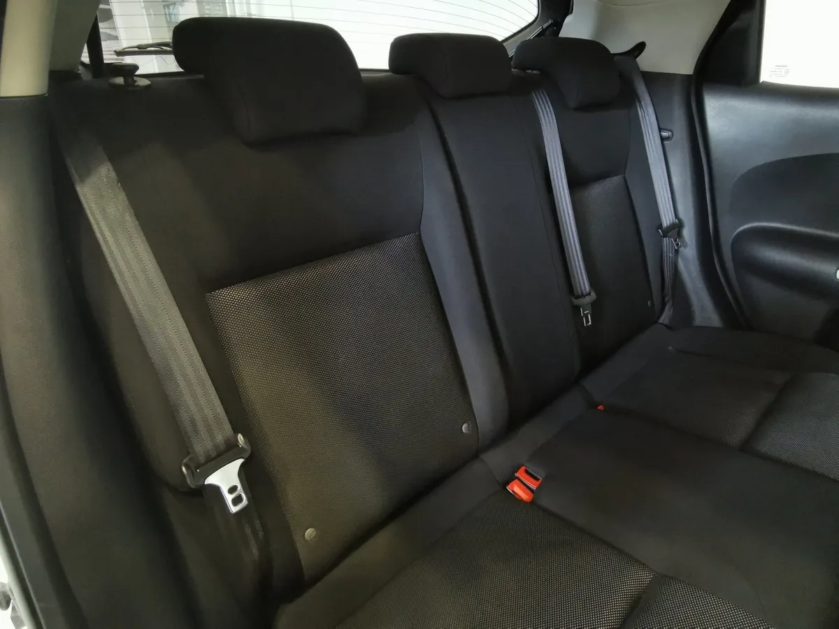 Nissan Juke 1.6 CVT (117 л.с.) Белый в АВИЛОН. Слайд №16