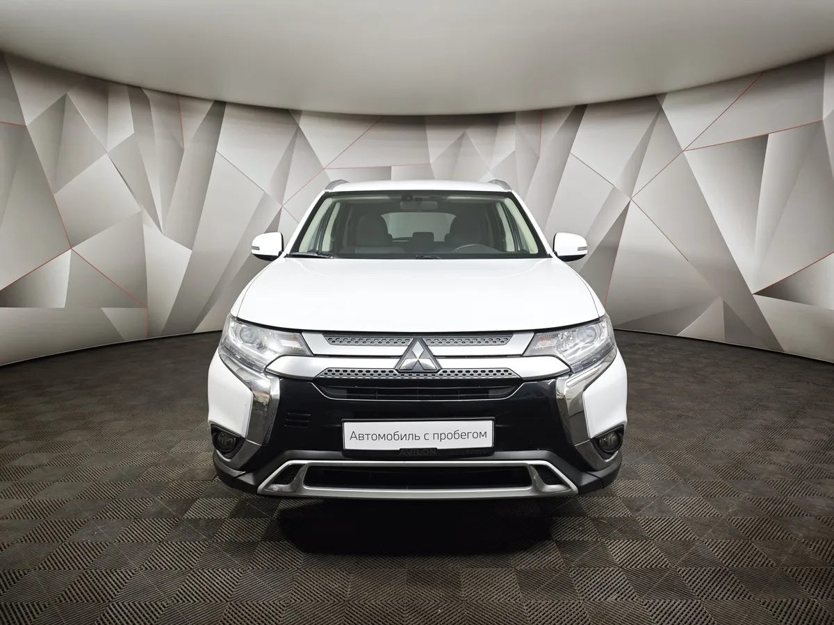 Mitsubishi Outlander 2.0 CVT (146 л.с.) Invite Белый в АВИЛОН. Слайд №7