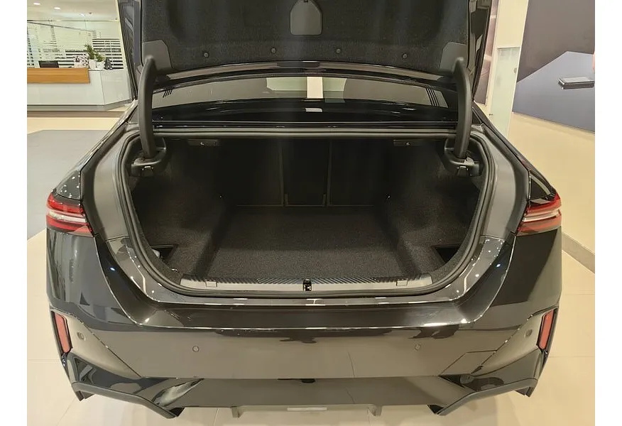 BMW 5 серия 520d xDrive AT (197 л.с.) Серый в АВИЛОН. Слайд №11