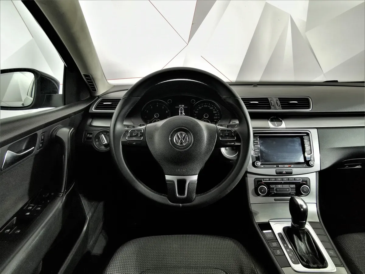 Volkswagen Passat 1.8 TSI DSG (160 л.с.) Черный в АВИЛОН. Слайд №18