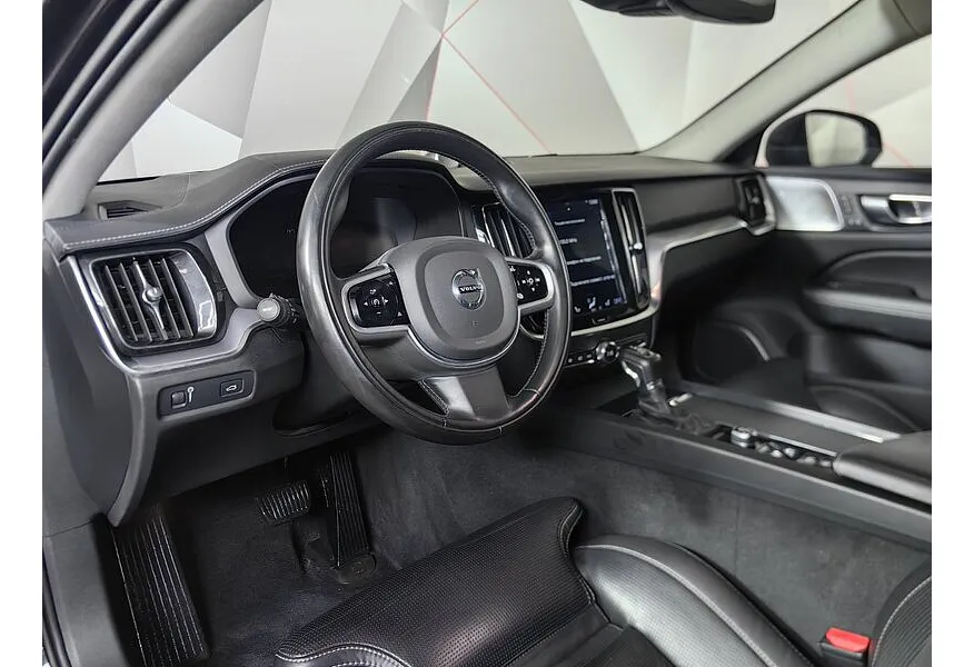 Volvo V60 Cross Country 2.0 T5 AT AWD (250 л.с.) Cross Country Plus Черный в АВИЛОН. Слайд №19