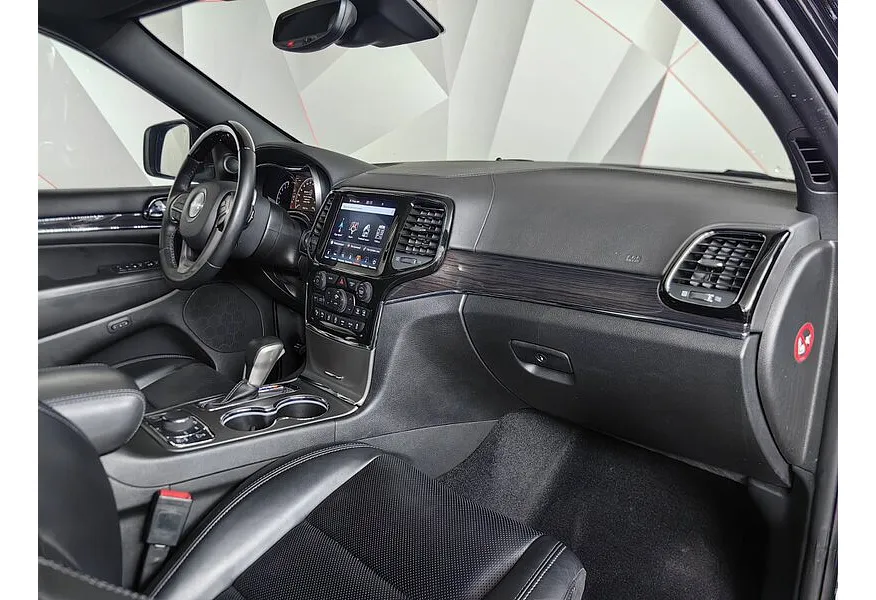 Jeep Grand Cherokee 3.0 AT AWD (238 л.с.) Overland Черный в АВИЛОН. Слайд №13