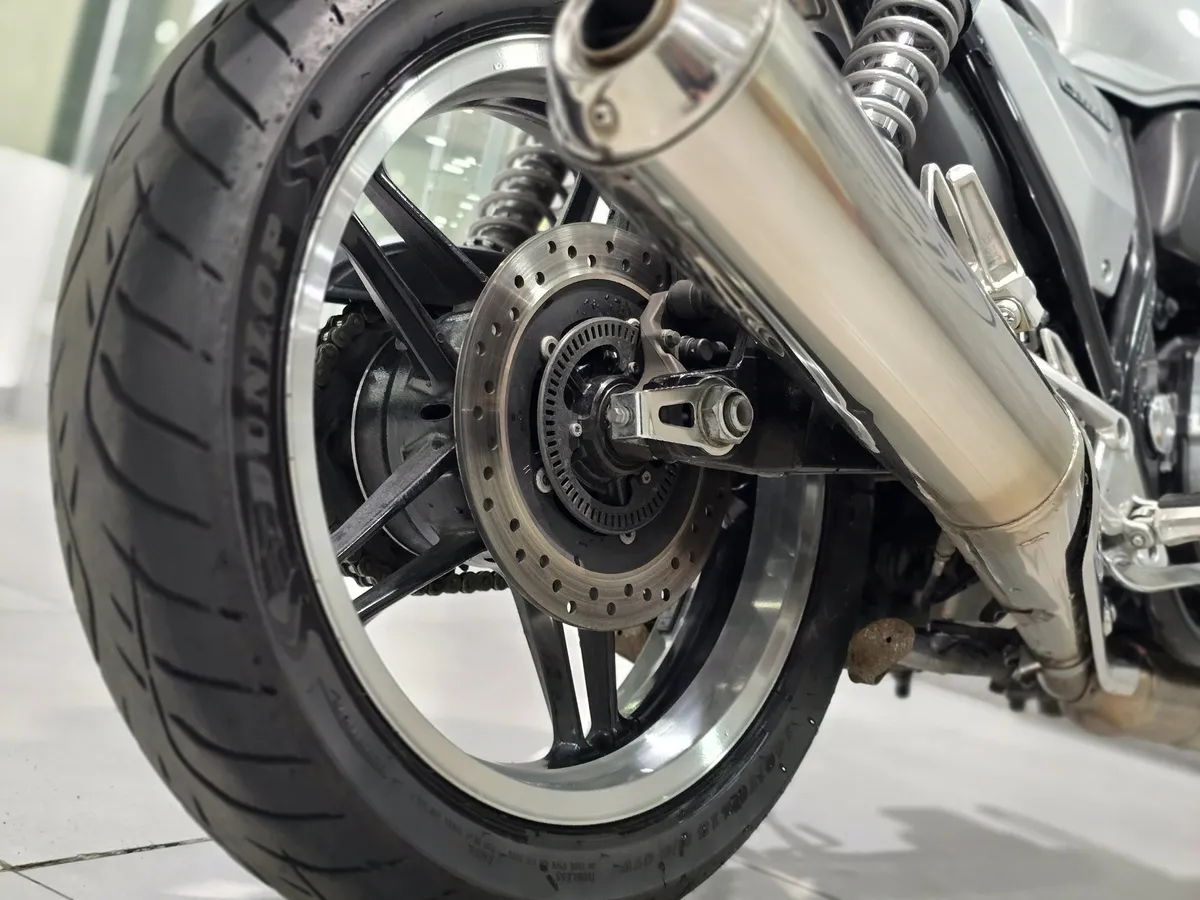 Honda CB1000 Hornet 998 см³ (158 л.с.) (158) 998 Серый в АВИЛОН. Слайд №9