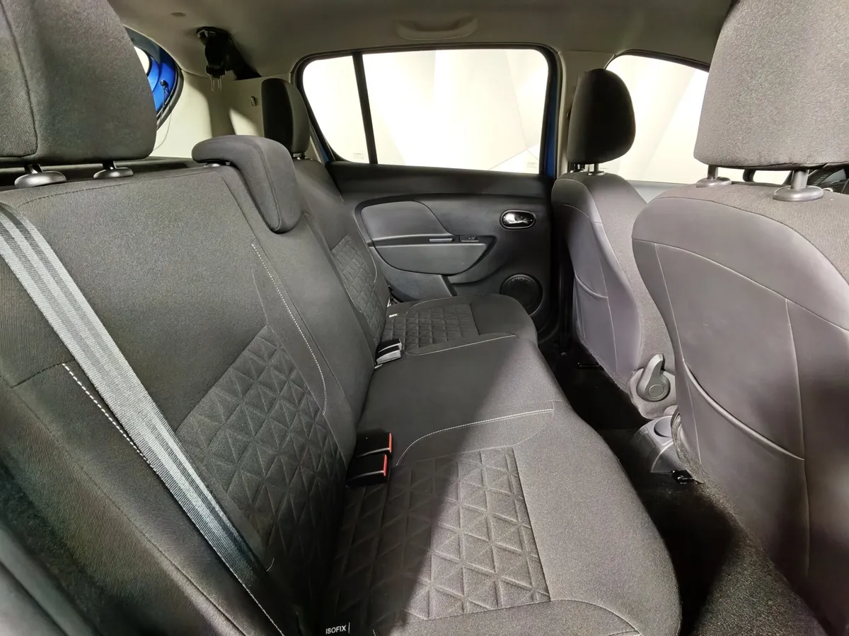 Renault Sandero 1.6 MT (113 л.с.) Stepway Drive Синий в АВИЛОН. Слайд №16