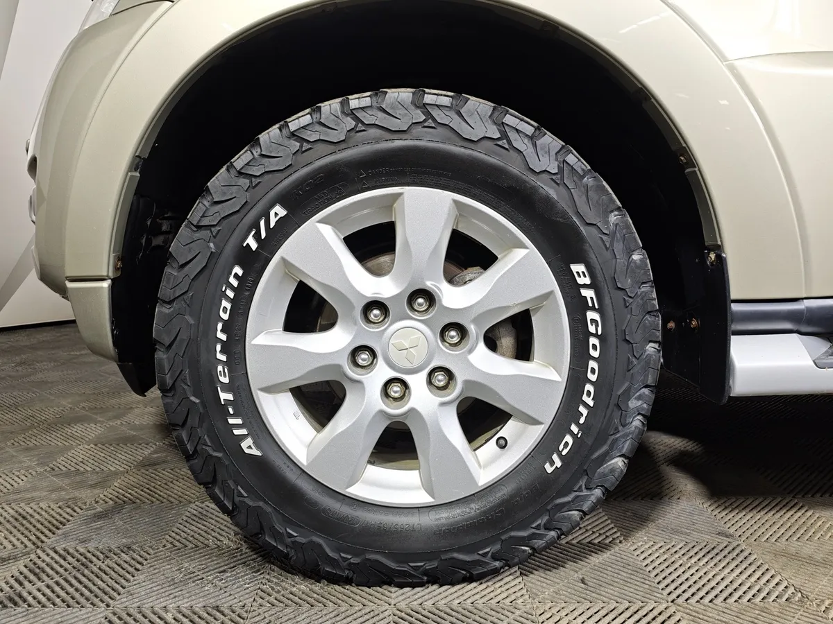Mitsubishi Pajero 3.0 AT AWD (178 л.с.) Коричневый в АВИЛОН. Слайд №9