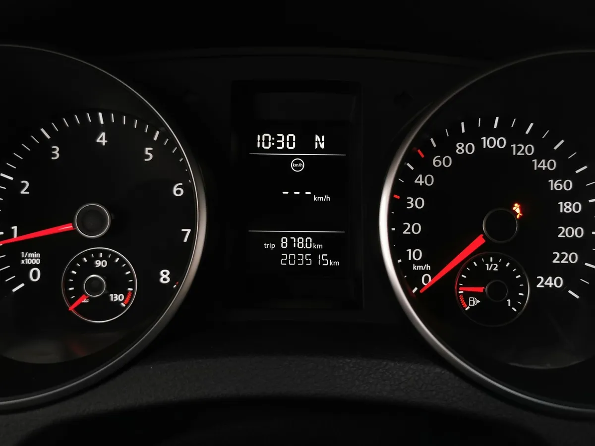Volkswagen Golf 1.6 DSG (102 л.с.) Trendline Синий в АВИЛОН. Слайд №17 Volkswagen Golf 1.6 DSG (102 л.с.) Trendline Синий в АВИЛОН. Слайд №17
