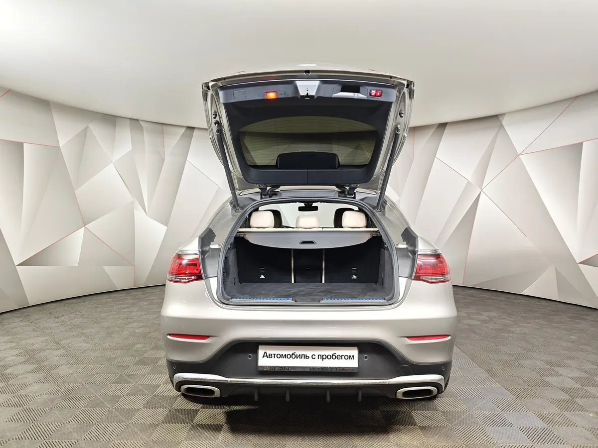 Mercedes-Benz GLC Купе 300 9G-TRONIC 4MATIC (249 л.с.) Sport Серебристый в АВИЛОН. Слайд №11