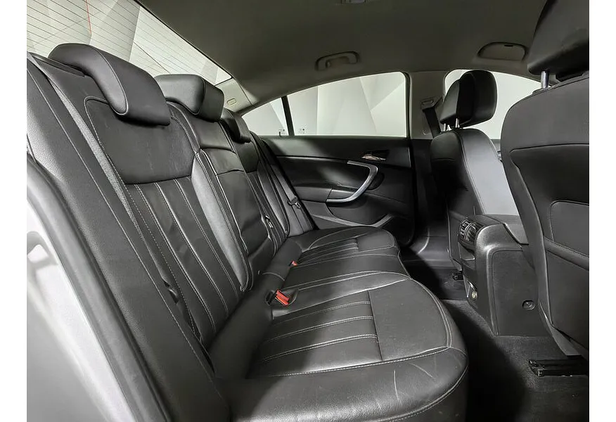Opel Insignia 2.0 CDTI AT (160 л.с.) Active Серебристый в АВИЛОН. Слайд №16