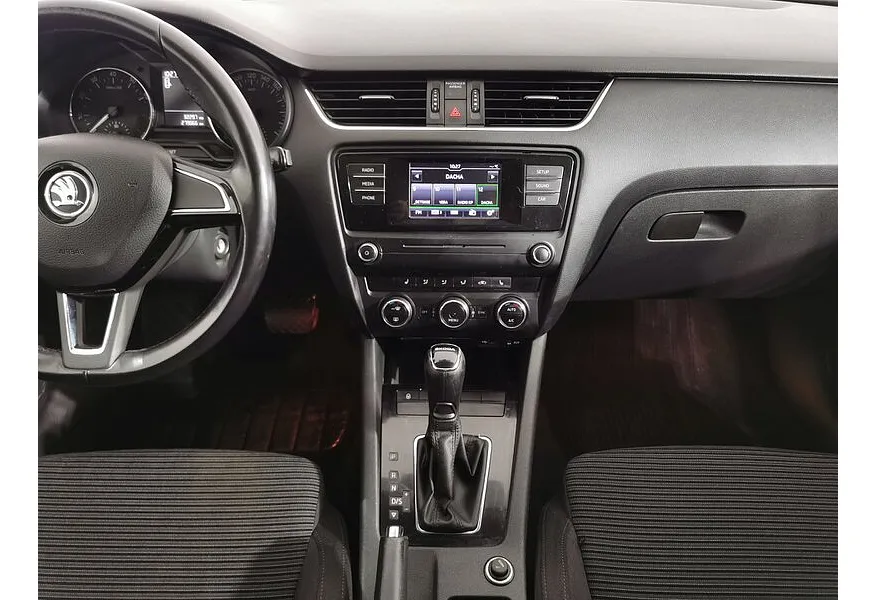 Skoda Octavia 1.6 AT (110 л.с.) Белый в АВИЛОН. Слайд №14