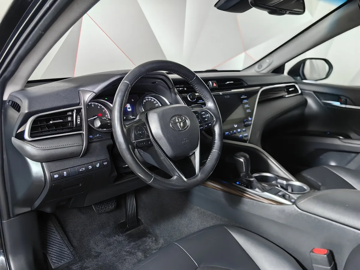 Toyota Camry 3.5 AT (249 л.с.) Черный в АВИЛОН. Слайд №19