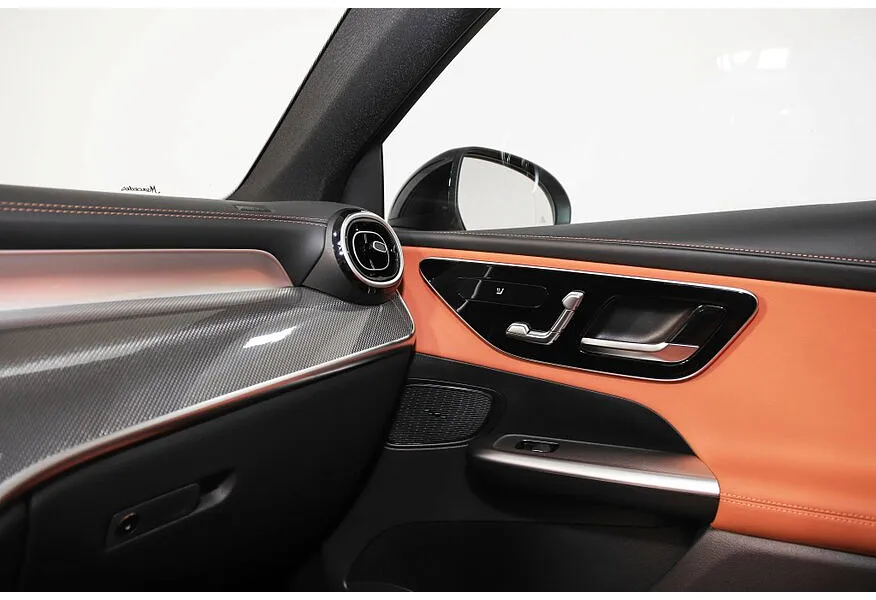 Mercedes-Benz GLC Купе 260 9G-TRONIC 4MATIC (204 л.с.) Черный в АВИЛОН. Слайд №16