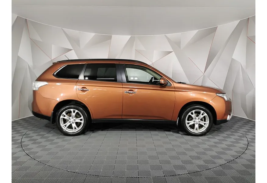 LIVE. Слайд №4