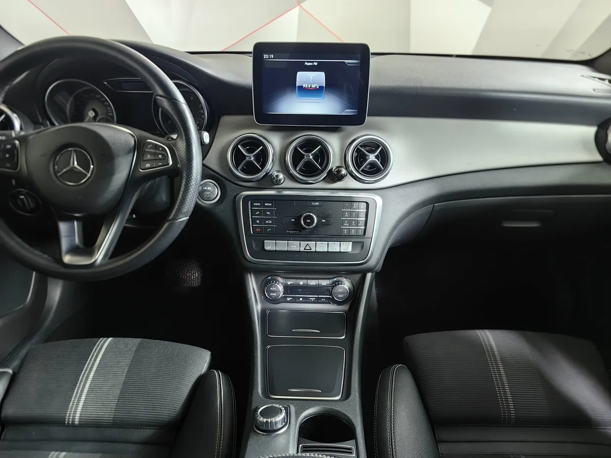 Mercedes-Benz GLA 200 7G-DCT (150 л.с.) Особая серия Серый в АВИЛОН. Слайд №15