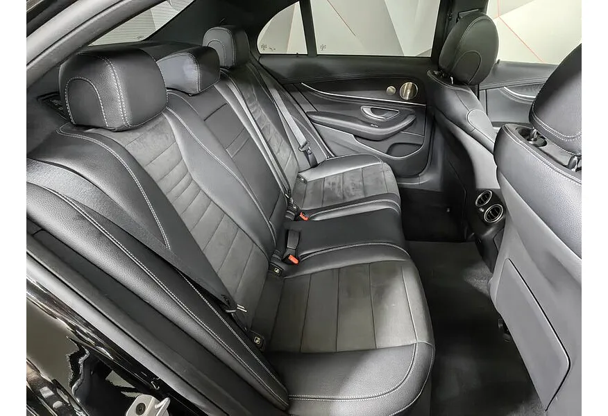 Mercedes-Benz E-Класс E 300 d 4MATIC 9G-TRONIC (249 л.с.) Sport Plus Черный в АВИЛОН. Слайд №16