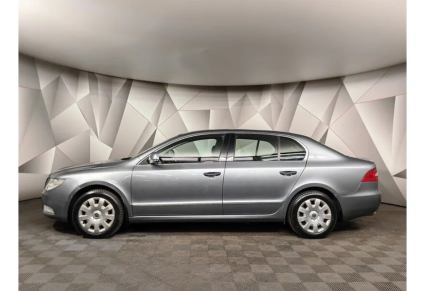 Skoda Superb 1.8 TSI AT (152 л.с.) Серый в АВИЛОН. Слайд №5