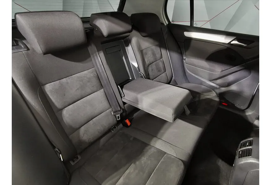 Volkswagen Golf 1.6 DSG (102 л.с.) Trendline Серебристый в АВИЛОН. Слайд №16