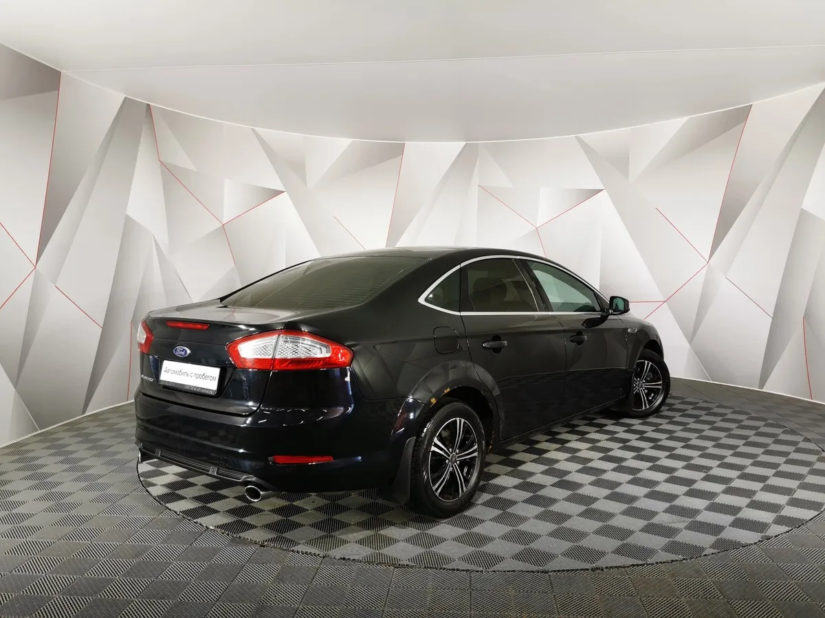 Ford Mondeo 2.0 EcoBoost PowerShift (200 л.с.) Titanium Черный в АВИЛОН. Слайд №2