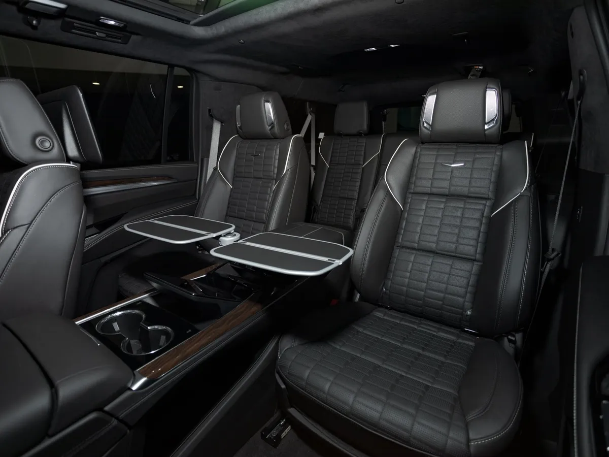 Cadillac Escalade 6.2 ESV AT AWD (420 л.с.) Sport Platinum Executive Черный в АВИЛОН. Слайд №12