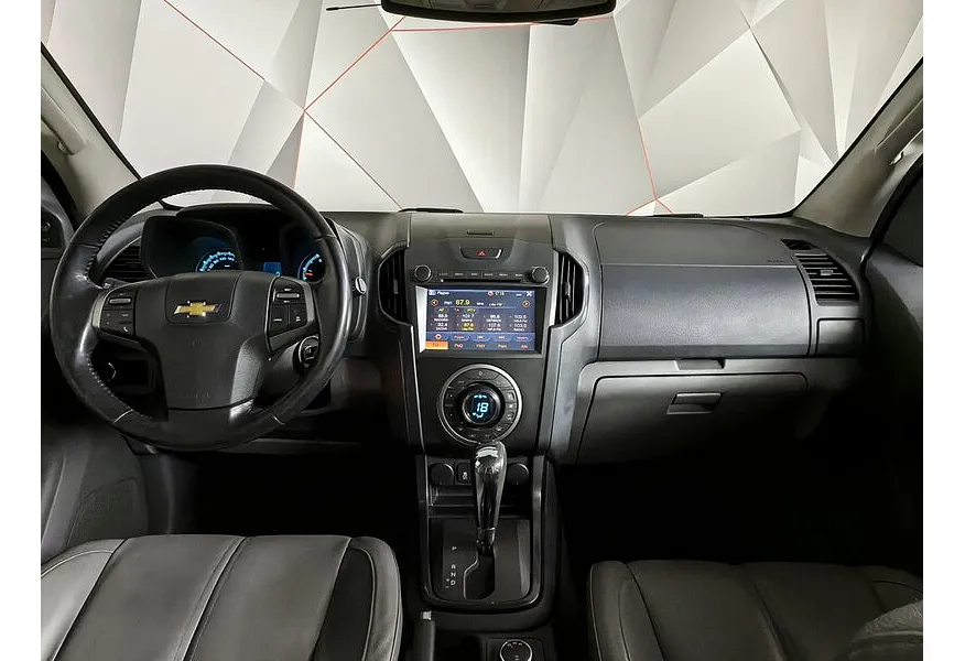 Chevrolet TrailBlazer 2.8 D AT AWD (180 л.с.) LT Черный в АВИЛОН. Слайд №14