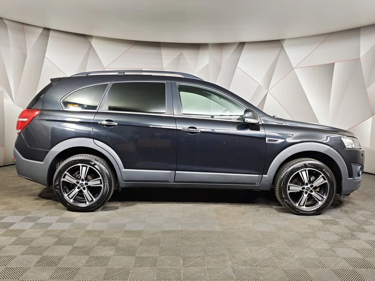 Chevrolet Captiva 2.4 AT (5 мест) (167 л.с.) LT Черный в АВИЛОН. Слайд №5