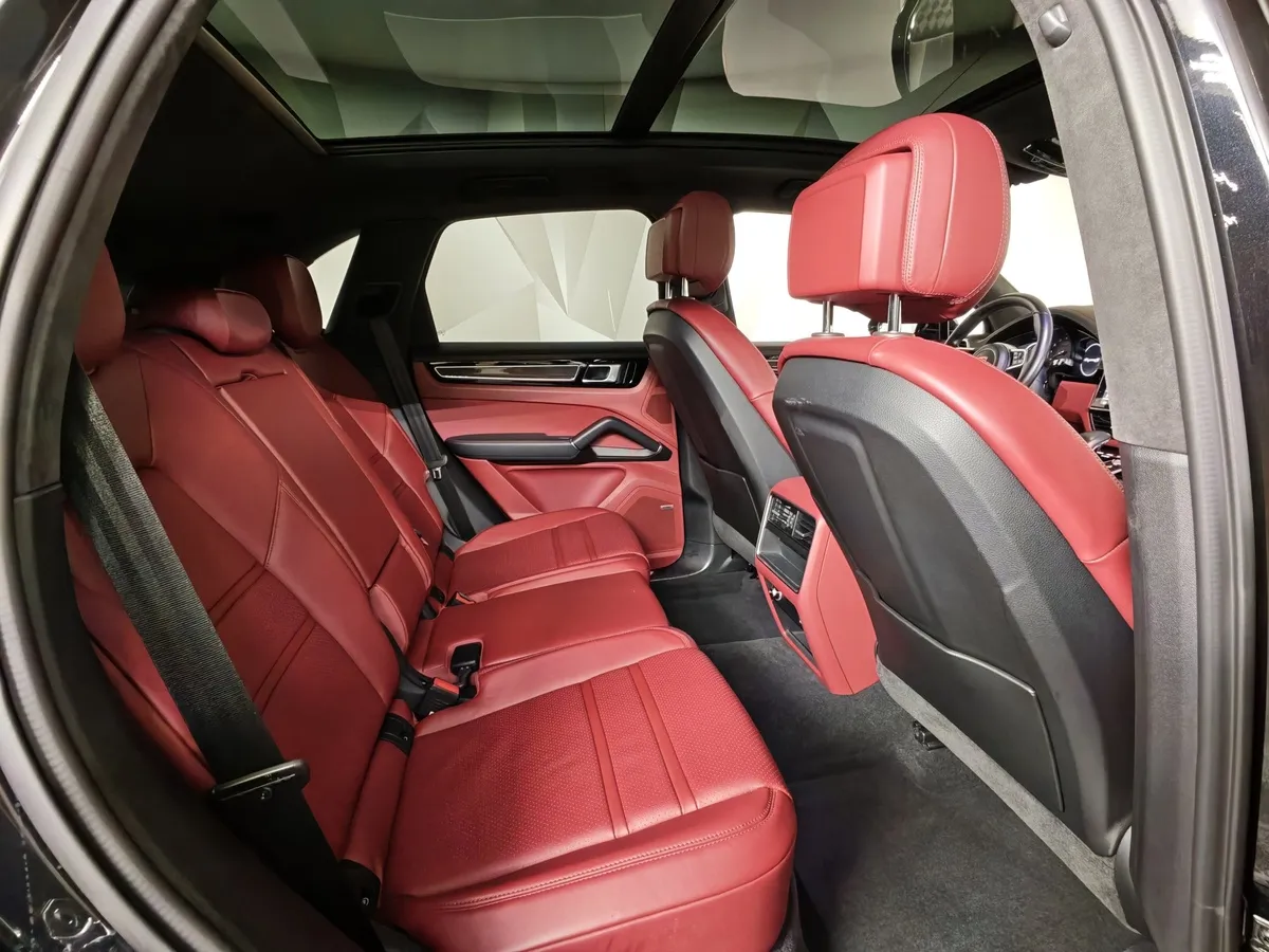 Porsche Cayenne S 2.9 Tiptronic AWD (440 л.с.) Черный в АВИЛОН. Слайд №16
