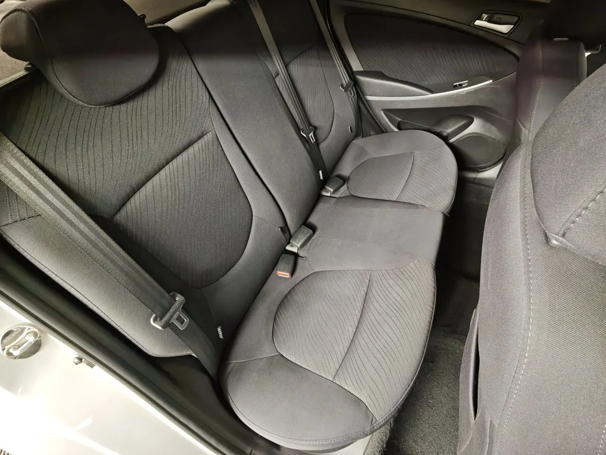 Hyundai Solaris 1.6 AT (123 л.с.) Elegance Серый в АВИЛОН. Слайд №17