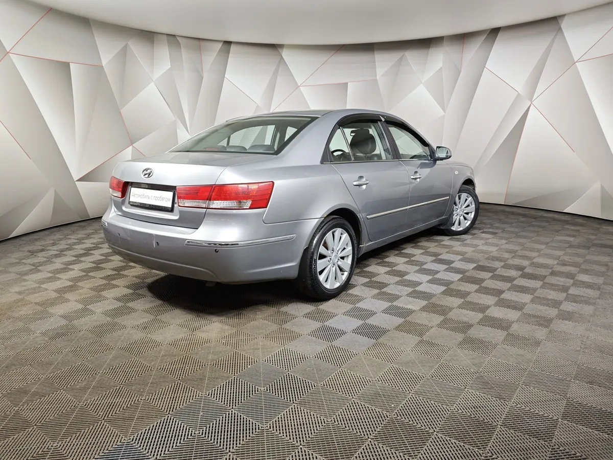 Hyundai Sonata 2.4 AT (174 л.с.) Серый в АВИЛОН. Слайд №2