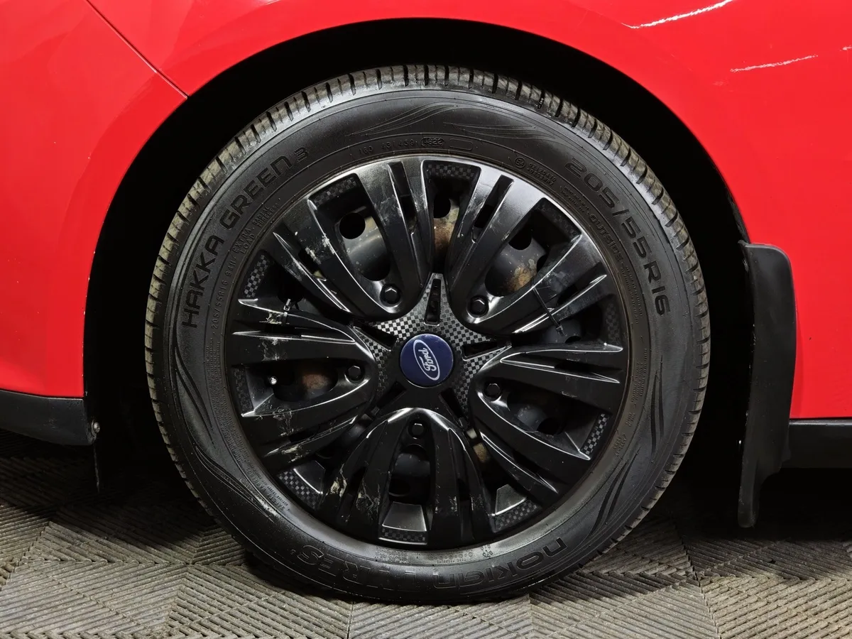 Ford Focus 1.6 PowerShift (105 л.с.) Trend Красный в АВИЛОН. Слайд №9