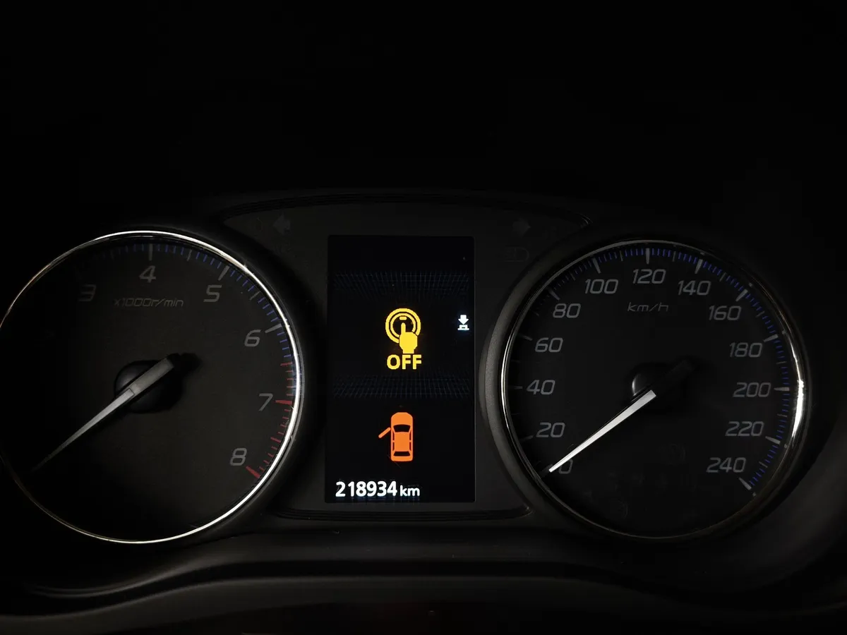 Mitsubishi Outlander 2.4 CVT 4WD (167 л.с.) Коричневый в АВИЛОН. Слайд №16