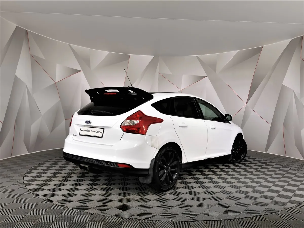 Ford Focus 1.6 MT (105 л.с.) Trend Белый в АВИЛОН. Слайд №2