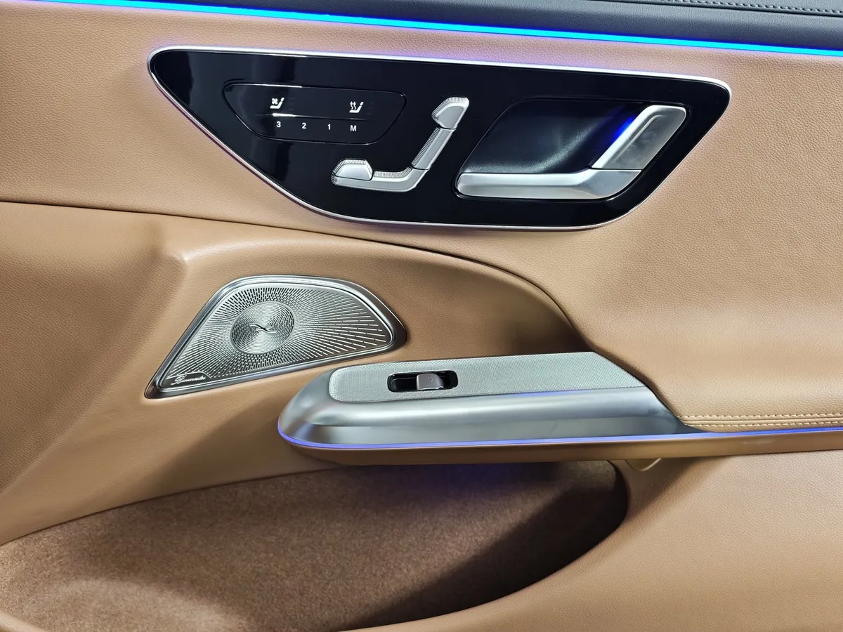 Mercedes-Benz E-Класс E 300 4MATIC (258 л.с.) Белый в АВИЛОН. Слайд №22
