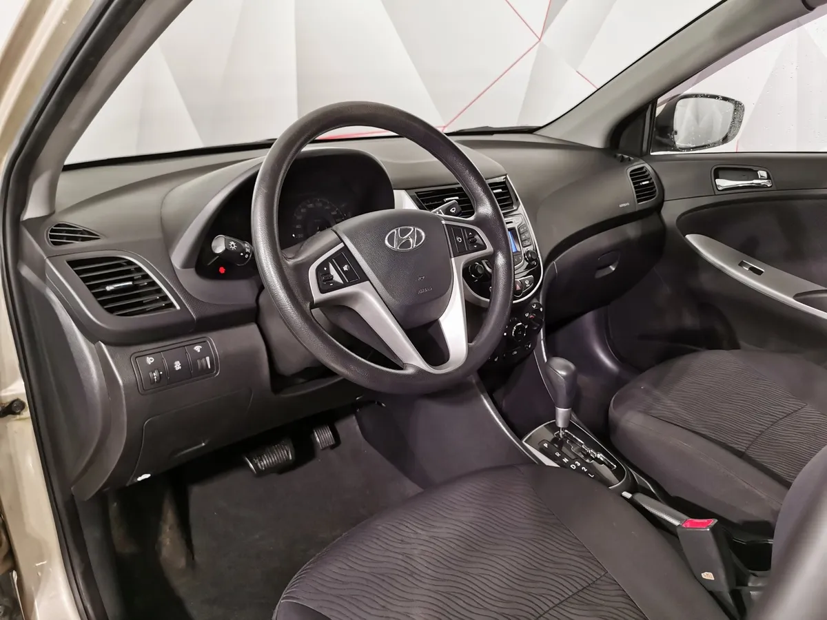 Hyundai Solaris 1.6 AT (123 л.с.) Comfort Серый в АВИЛОН. Слайд №18