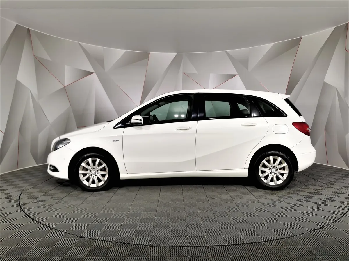 Mercedes-Benz B-Класс B 200 BlueEfficiency 7G-DCT (156 л.с.) Белый в АВИЛОН. Слайд №5