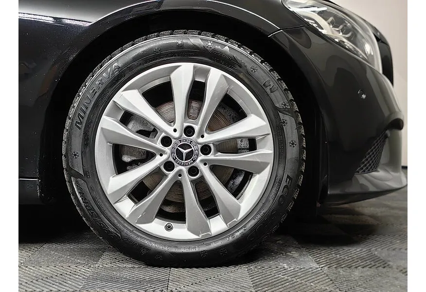 Mercedes-Benz C-Класс C 180 9G-Tronic (150 л.с.) Особая серия Черный в АВИЛОН. Слайд №9