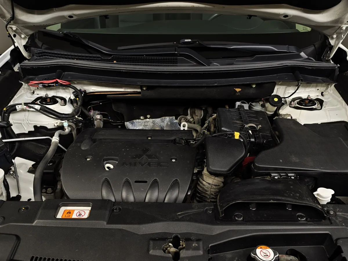Mitsubishi Outlander 2.0 CVT (146 л.с.) Invite Белый в АВИЛОН. Слайд №11
