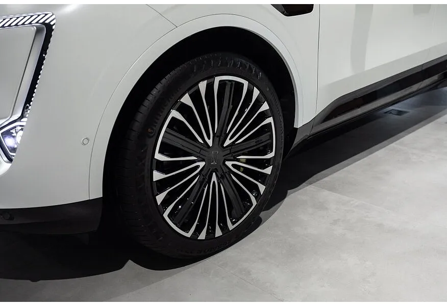 Avatr 11 116 kWh 4WD (578 л.с.) 4 места Белый в АВИЛОН. Слайд №16